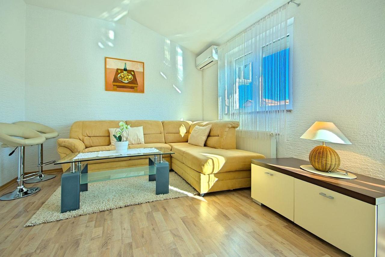 App Rosi Apartamento Poreč Exterior foto